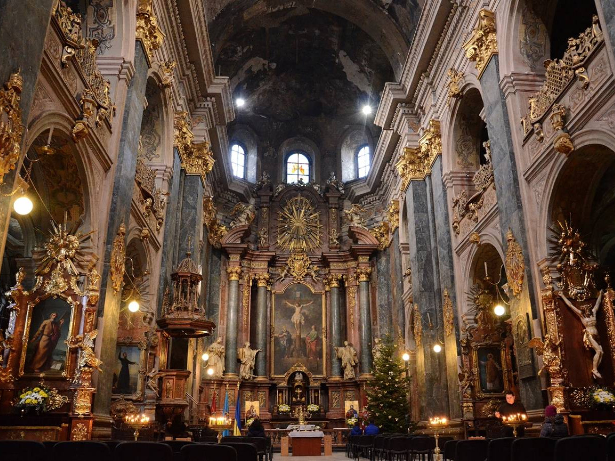 教堂內部。（圖／翻攝自lviv觀光局）